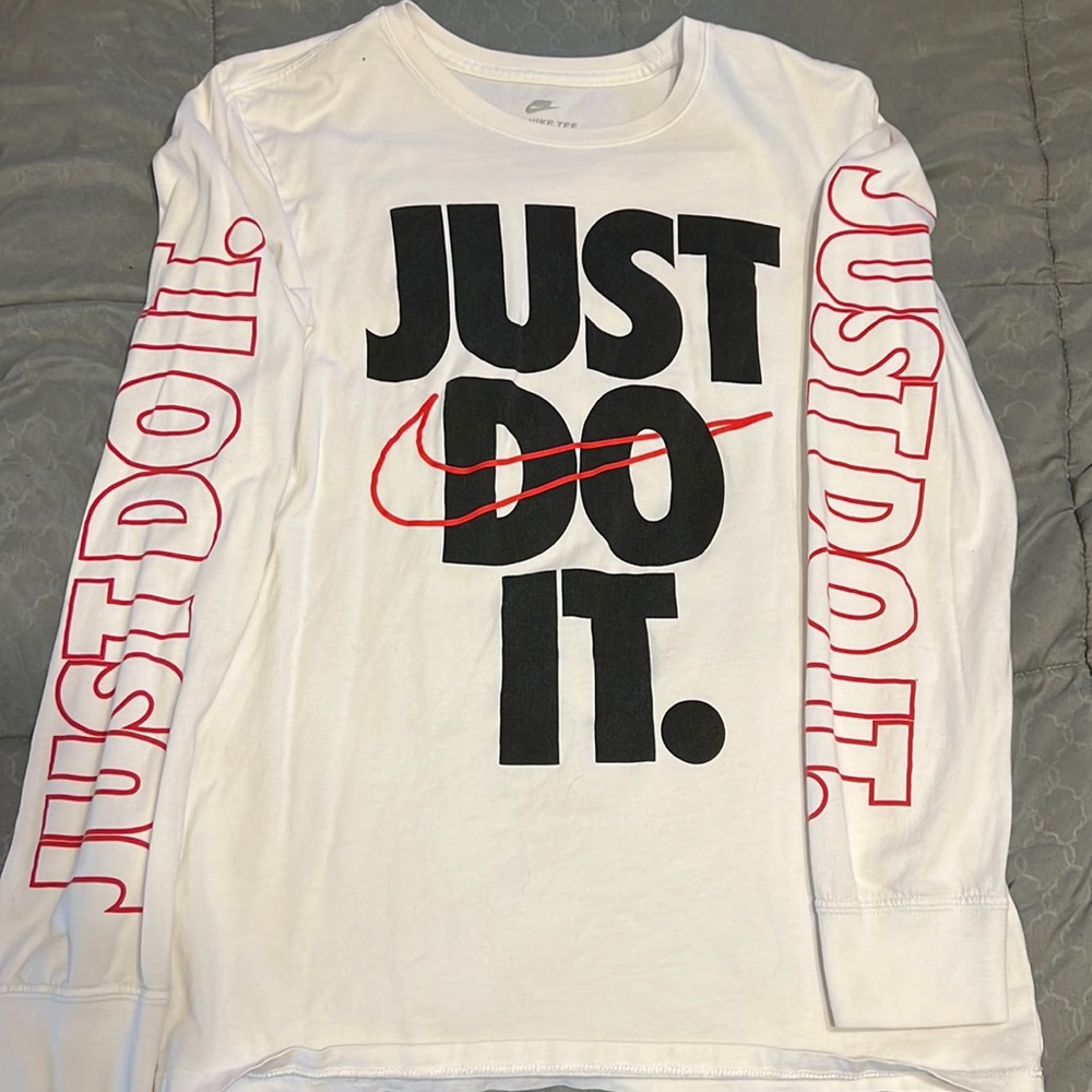 Nike long sleeve tee